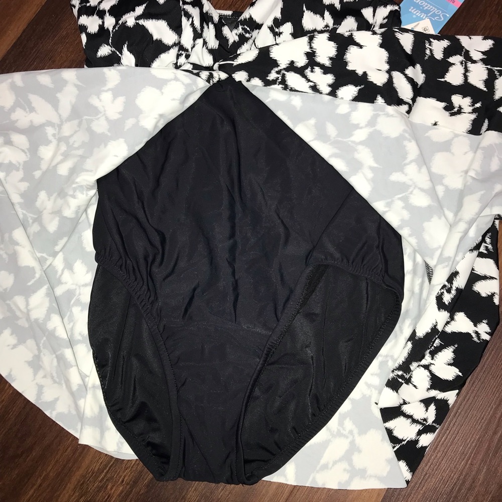 Swim Solutions Tummy-Control Fly Away Swim Dress NWT - Picture 10 of 10
